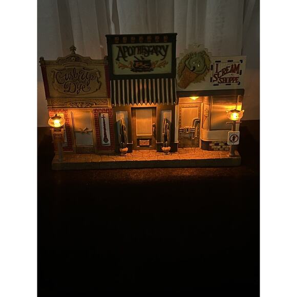 2005 Hallmark Haunting Collection Dead Wood Shops Ghost Town Lighted Box Table - Picture 2 of 16